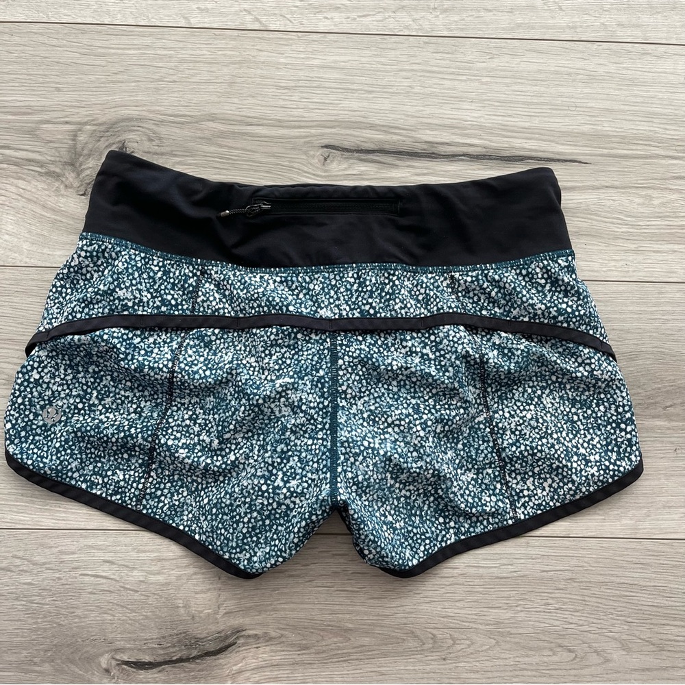 Lululemon Speed Up Short size 4 2.5” inseam